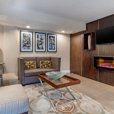 Best Western Carmel'S Town House Lodge Екстер'єр фото