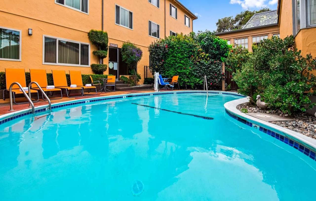 Best Western Carmel'S Town House Lodge Екстер'єр фото