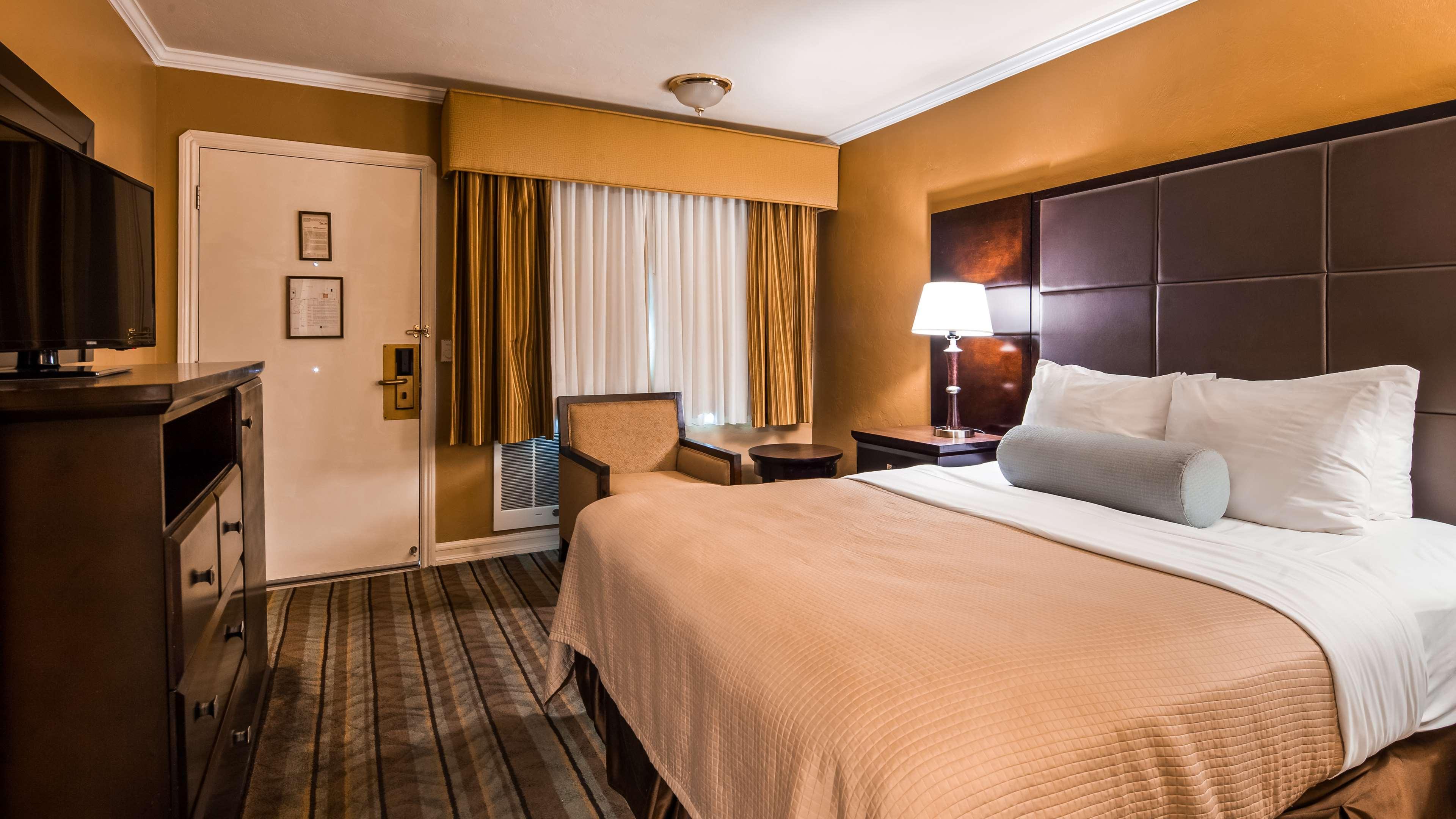 Best Western Carmel'S Town House Lodge Екстер'єр фото