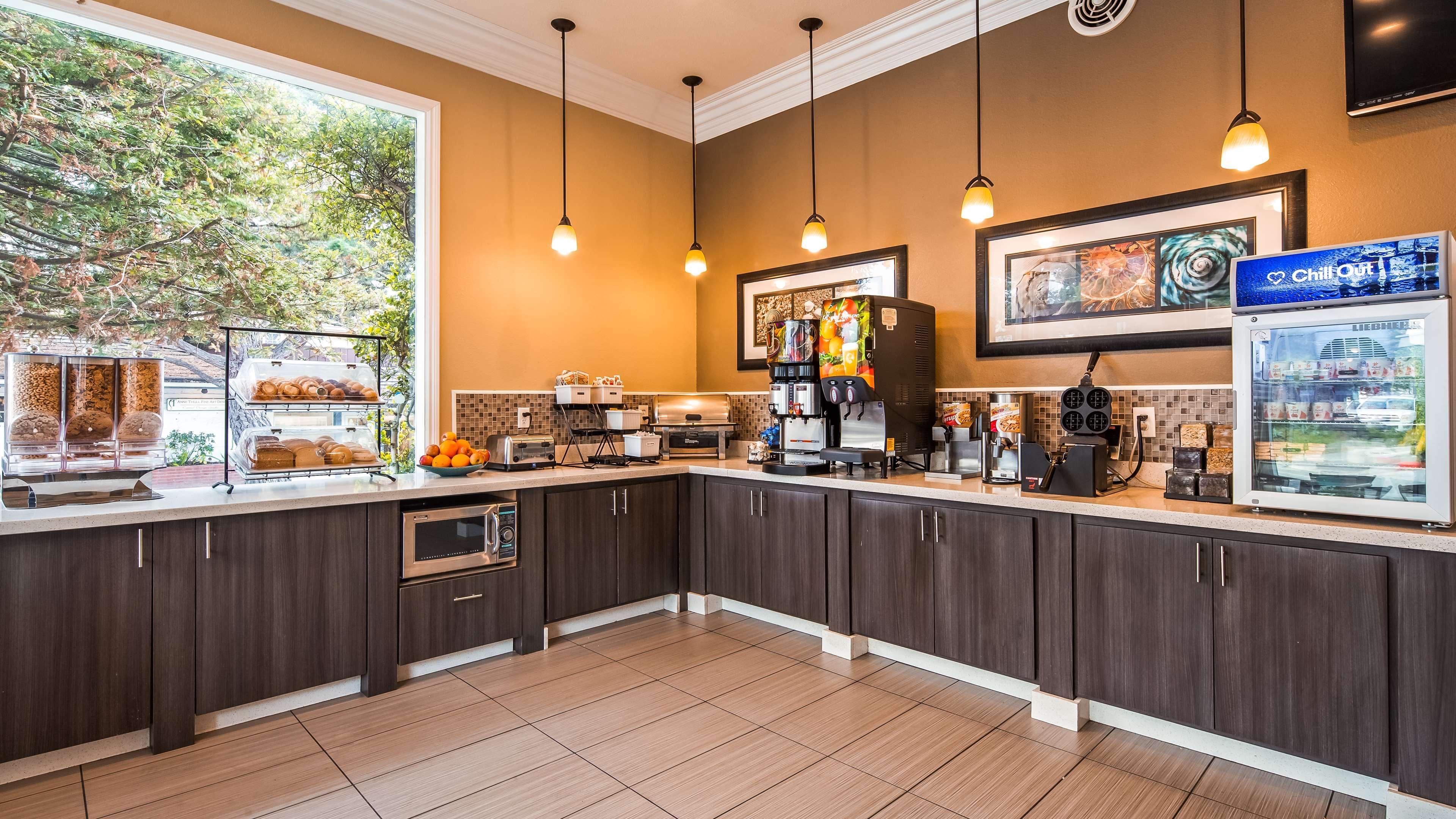 Best Western Carmel'S Town House Lodge Екстер'єр фото