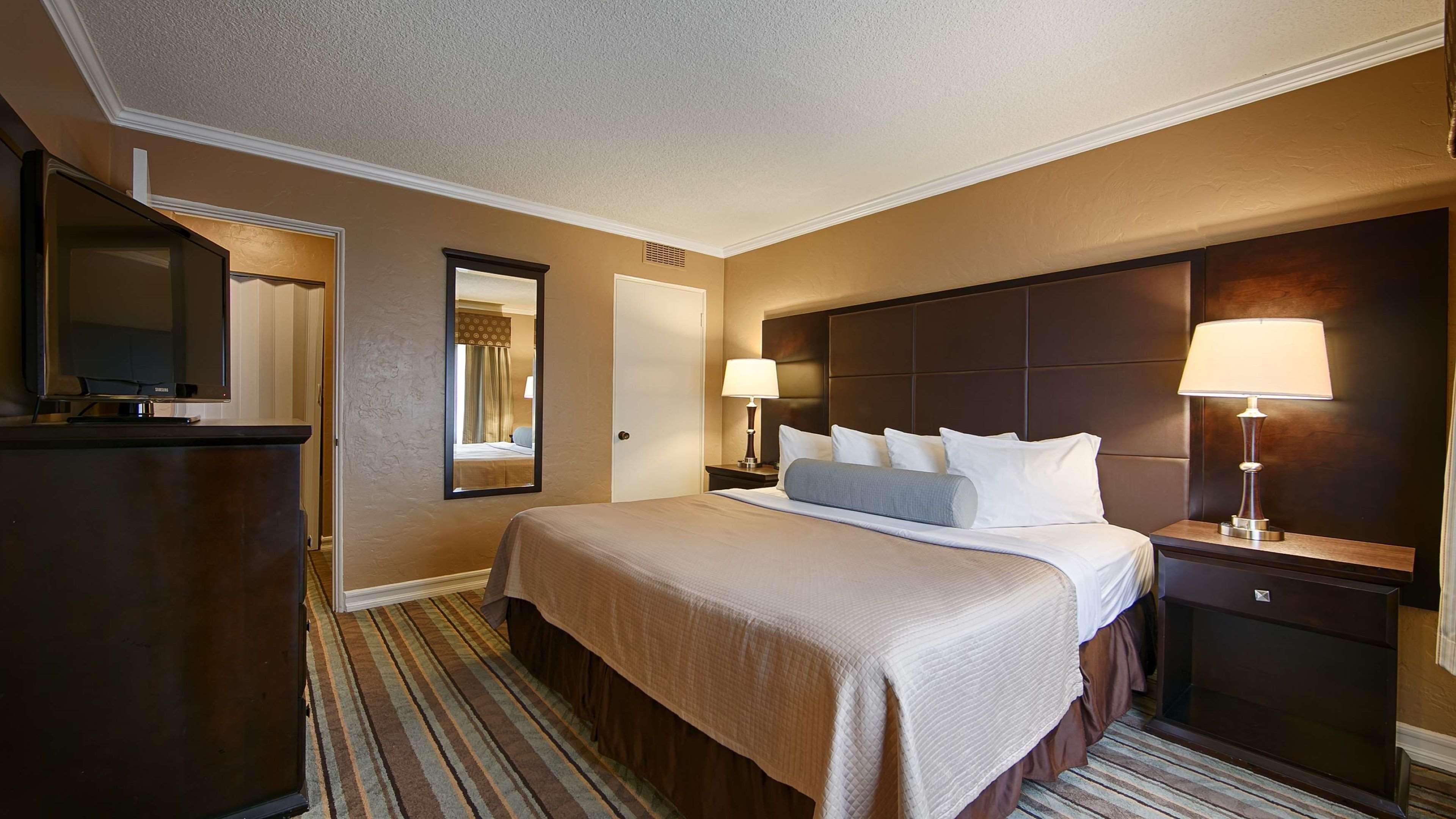 Best Western Carmel'S Town House Lodge Екстер'єр фото