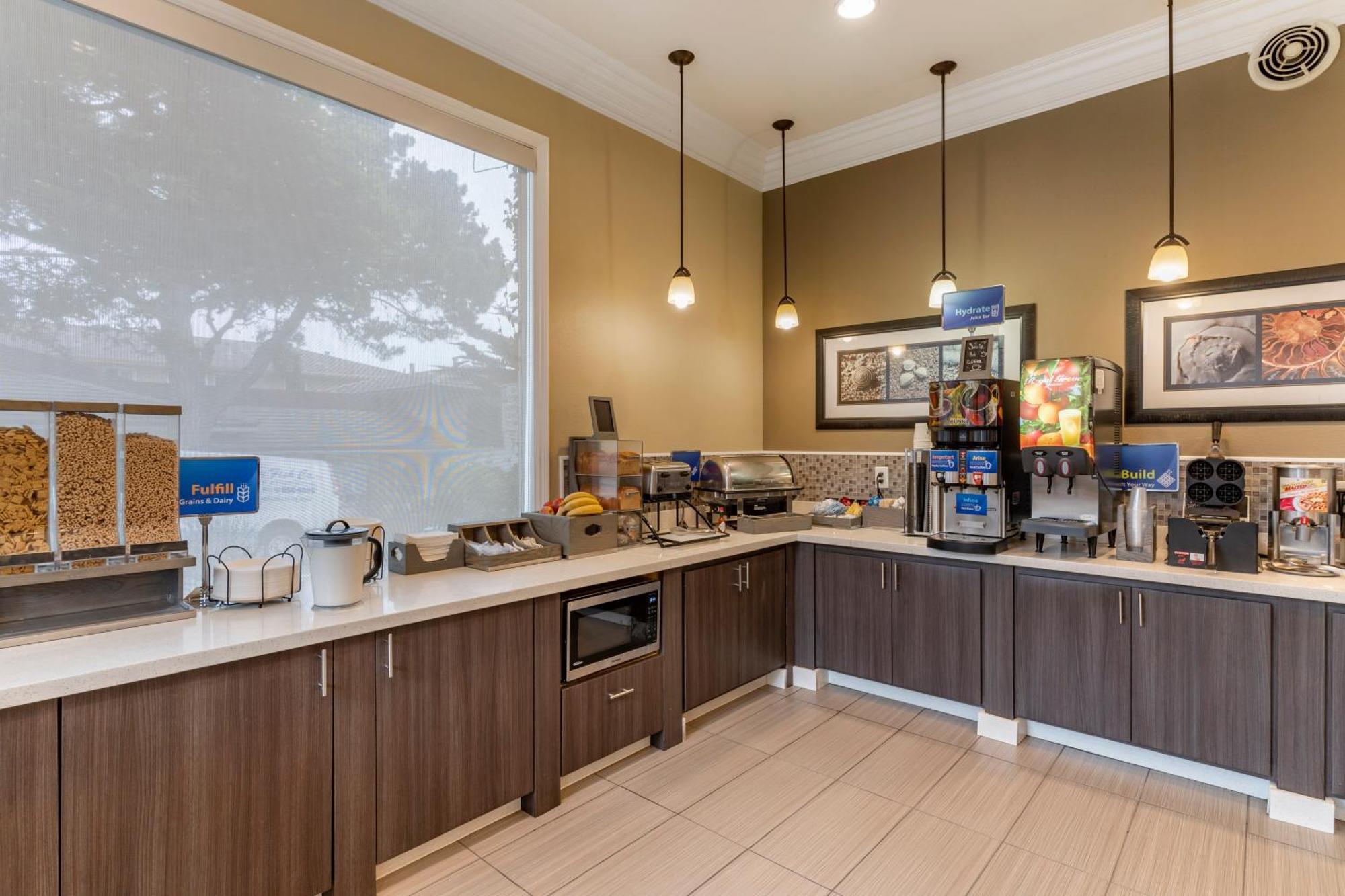 Best Western Carmel'S Town House Lodge Екстер'єр фото
