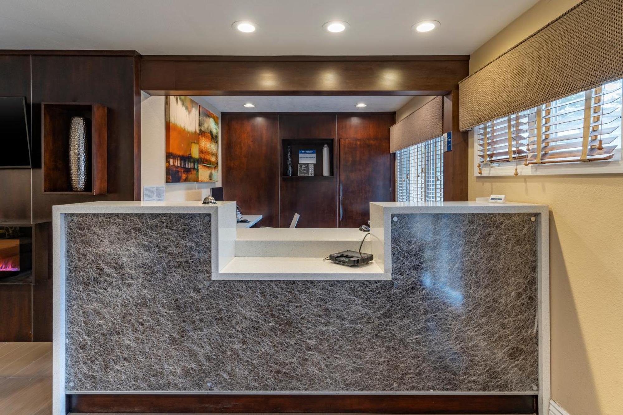 Best Western Carmel'S Town House Lodge Екстер'єр фото