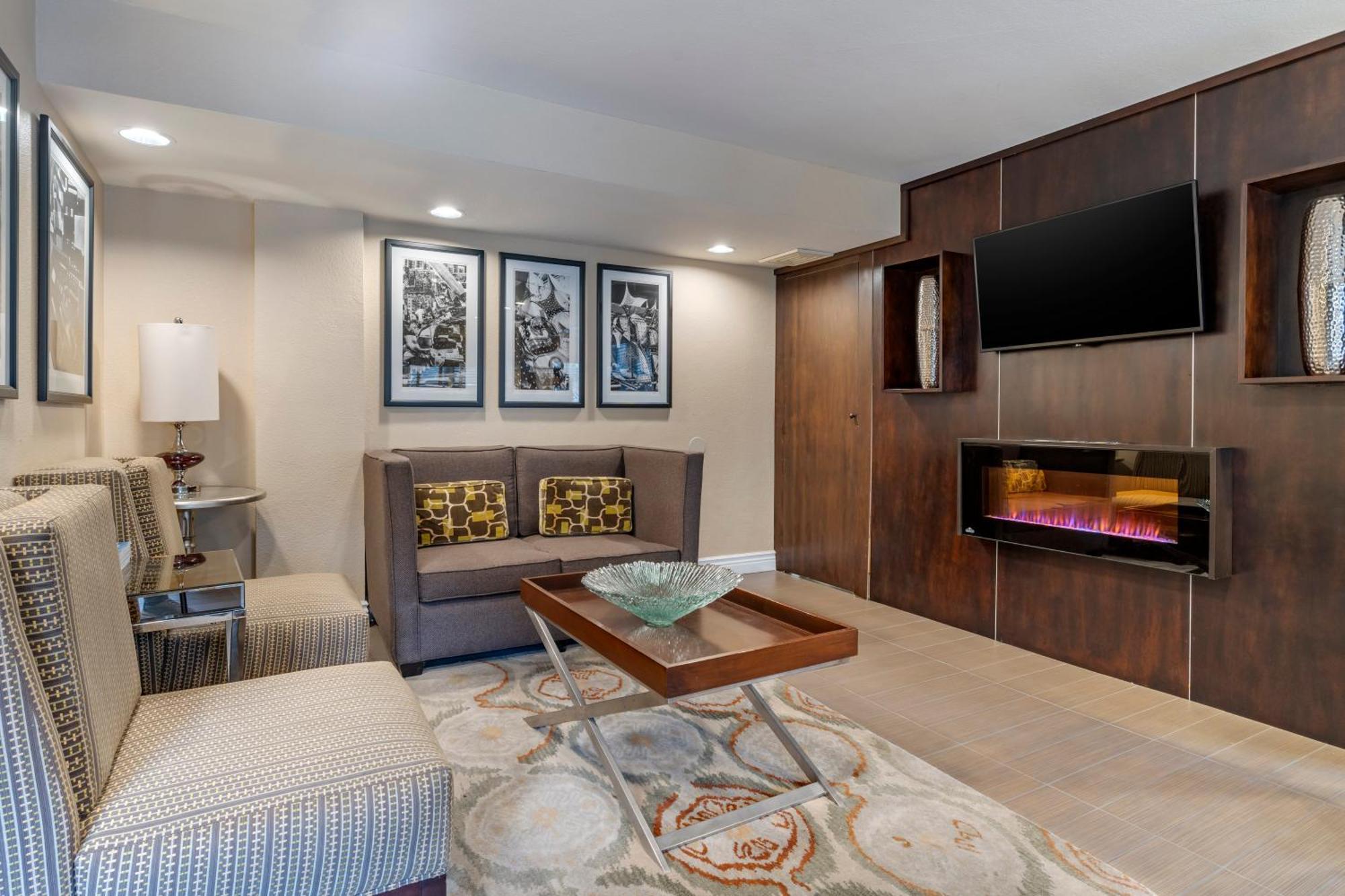 Best Western Carmel'S Town House Lodge Екстер'єр фото