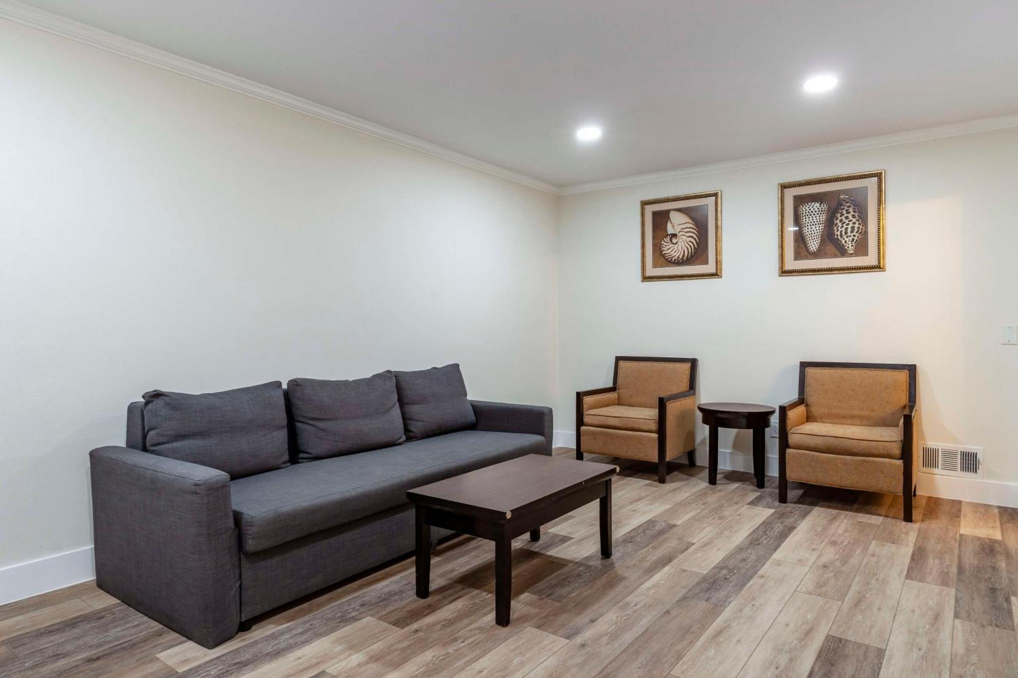 Best Western Carmel'S Town House Lodge Екстер'єр фото