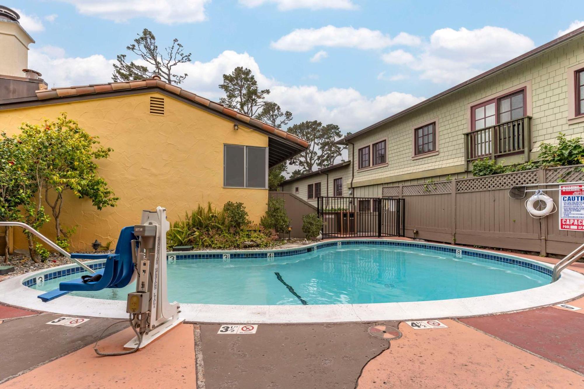 Best Western Carmel'S Town House Lodge Екстер'єр фото